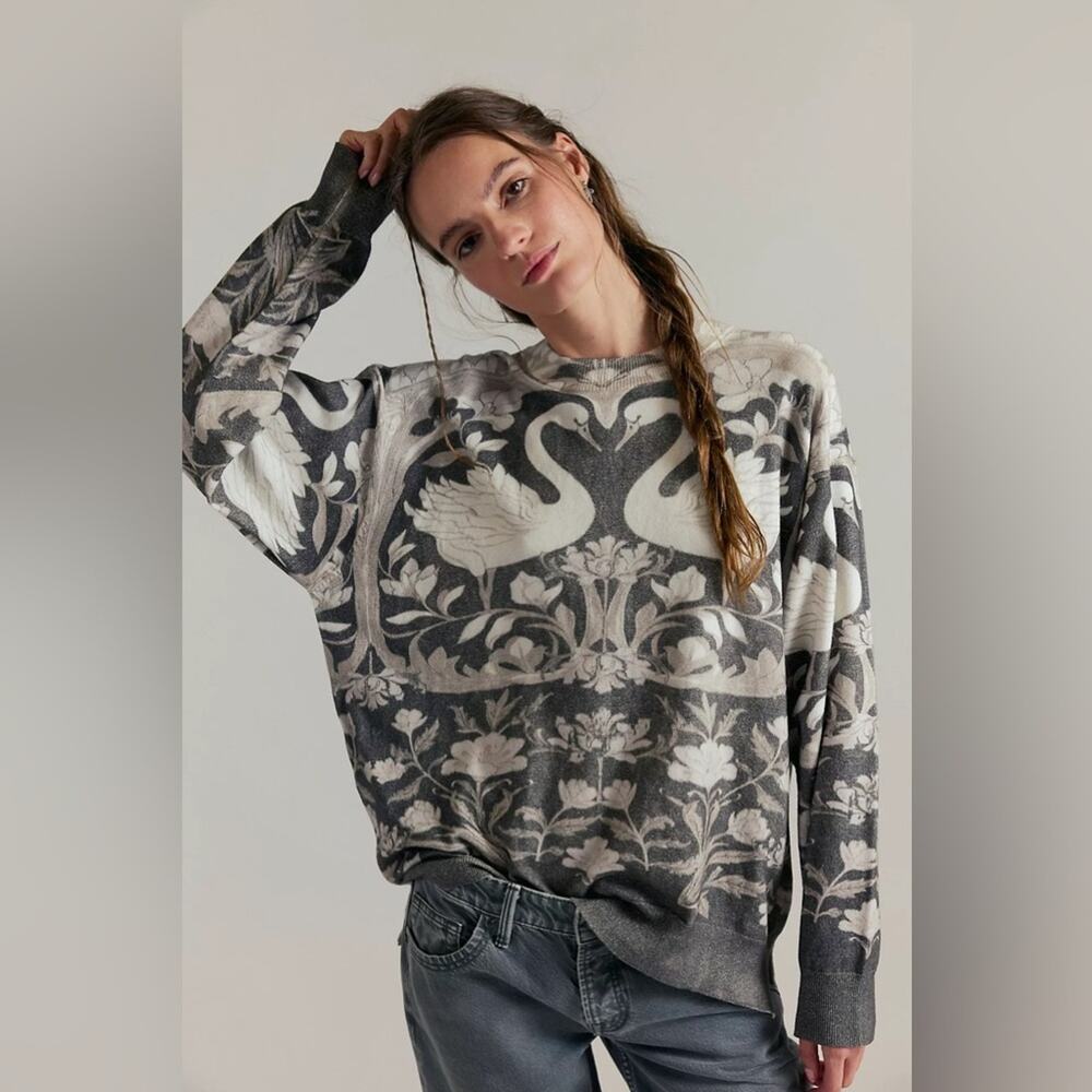 We The Free Nouvelle Pattern Pullover